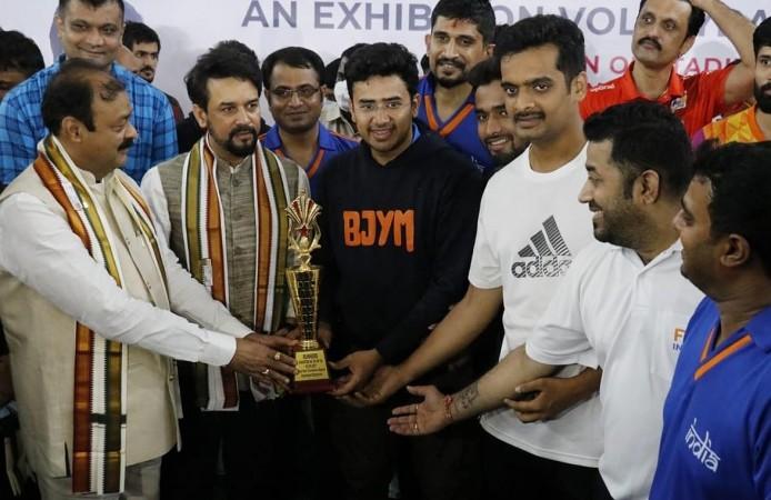 Union Minister Anurag Thakur, MP Tejasvi Surya play volleyball match