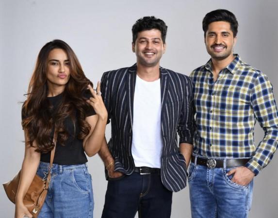 A picture of Jassie Gill, Jyoti Surbhi and the Director of Kya Meri Sonam Gupta Bewafa Hai.