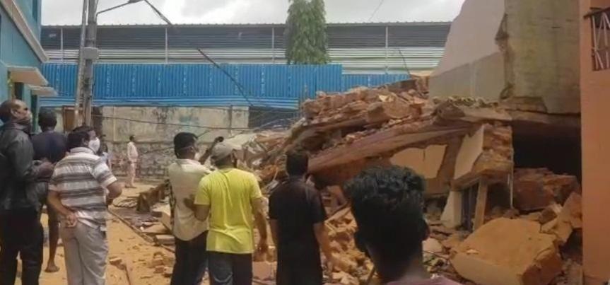 A 3-storeyed building in Bengaluru collapsed on Monday, Sept 27, 2021 after torrent rains. All 50 occupants were out on work when the building collapsed. bengaluru building collapsed