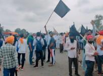 Farmers protesting at Teekuniya, Uttar Pradesh