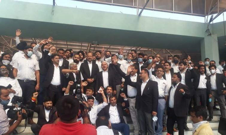 Lawyers in High Court protest against killings in Kashmir