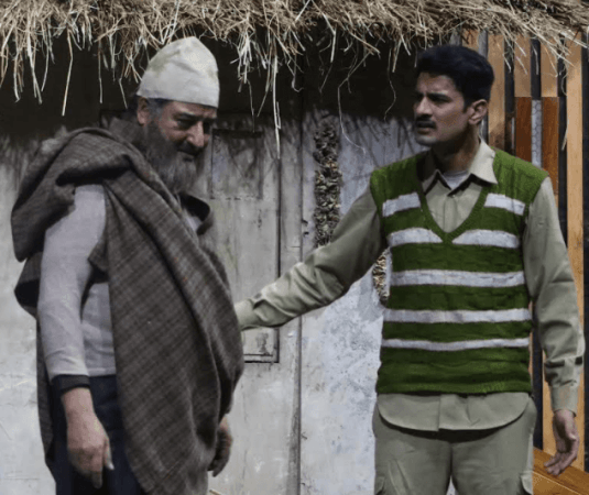 Urdu play of fisherman's family takes art lovers on emotional rollercoaster at SKICC [details]