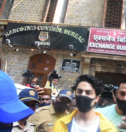 Mumbai: Shah Rukh Khan son Aryan Khan court order on presenty have will arrived at NCB office in Mumbai on Friday, November 05, 2021.(Photo:Sandeep Mahankal/IANS) Aryan Khan
