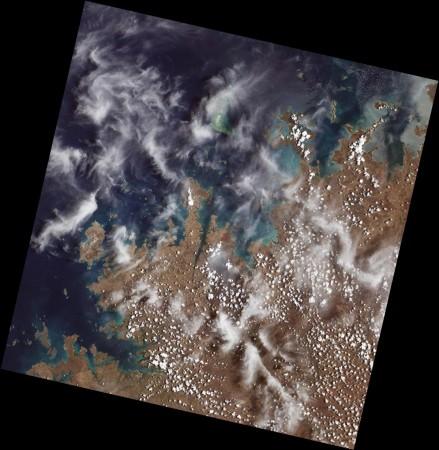 Mangroves are prominent along the northwest coast of Australia. The first image collected by Landsat 9, on October 31, 2021, shows mangroves clustered in protected inlets and bays on the edge of the Indian Ocean. Fluffy cumulus clouds and high-altitude cirrus clouds hover nearby. The aqua colors of the shallow near-shore waters give way to the deep, dark blues of the ocean. 地球资源观测卫星8号