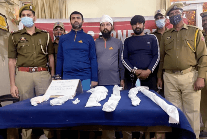 Two cops along with a notorious criminal arrested by J&K police in connection with triple murder case Accused cops involved in Jammu triple murder case