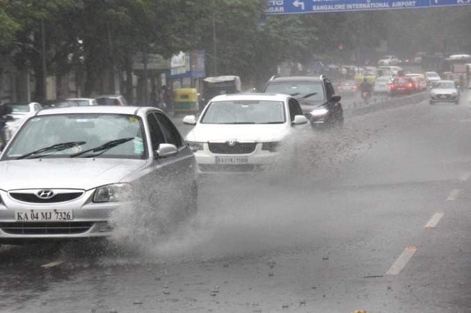 Gusty Winds Light Rainfall Provide Relief To Scorched Delhi Ncr