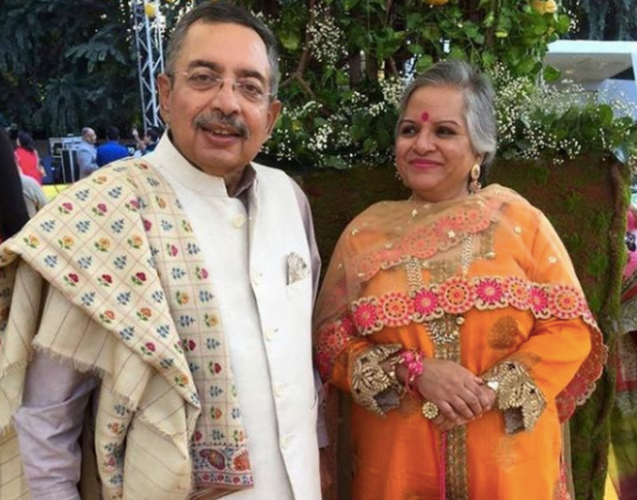 Vinod Dua is alive, in the ICU