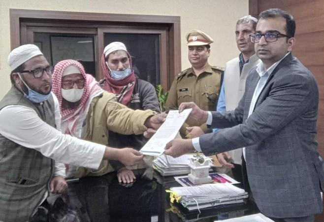 Muslim groups decide to curb open Friday Namaz in Gurugram.