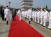 President witnesses naval ops demo, visits IAC Vikrant at Kochi