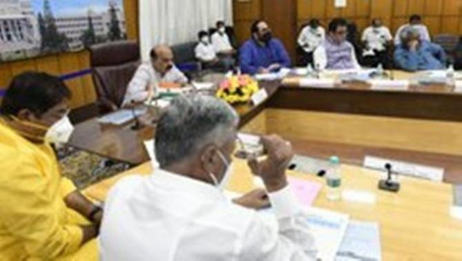 Clear Bengaluru roads of potholes in 15 days: K'taka CM