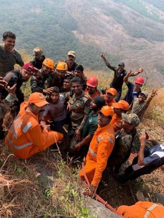 Indian Army roped in for rescue of trekker stuck in Koormbachi hillock after all efforts fail; achieves success Indian Army roped in for rescue of trekker stuck in Koormbachi hillock after all efforts fail; achieves success