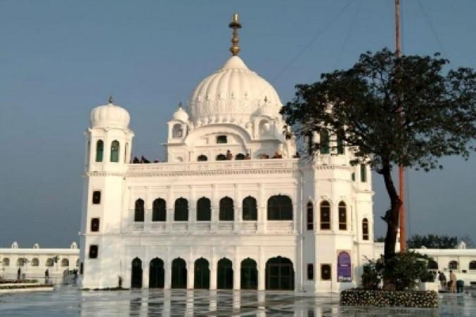 Kartarpur Sahib Two branches of family reunite after 74 years in Kartarpur