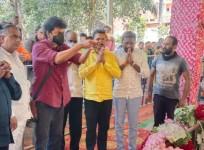 Vijay Pays Tribute to Puneeth Rajkumar