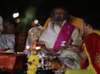 Gurudev asked devotees to pray for peace in Europe in this trying time