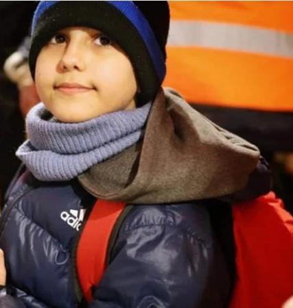 11-year-old boy crosses Ukraine border with phone number written on his hand 11-year-old boy crosses Ukraine border with phone number written on his hand