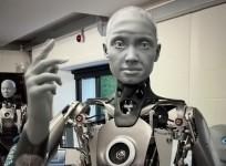 This robot makes incredibly human like faces.