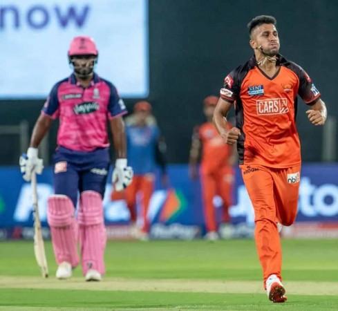 Sun Risers Hyderabad Umran Malik celebrates after taking wicket of Rajasthan Royals Devdutt Padikkal during Indian Premier League 2022 cricket Match between Rajasthan Royals and SunRisers Hyderabad at MCA Stadium in Pune on Tuesday March 29,2022 Sun Risers Hyderabad Umran Malik celebrates after taking wicket of Rajasthan Royals Devdutt Padikkal during Indian Premier League 2022 cricket Match between Rajasthan Royals and SunRisers Hyderabad at MCA Stadium in Pune on Tuesday March 29,2022