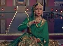 Meena kumari.