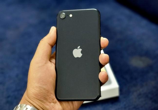 iPhone SE 2022 review iPhone SE 2022 review