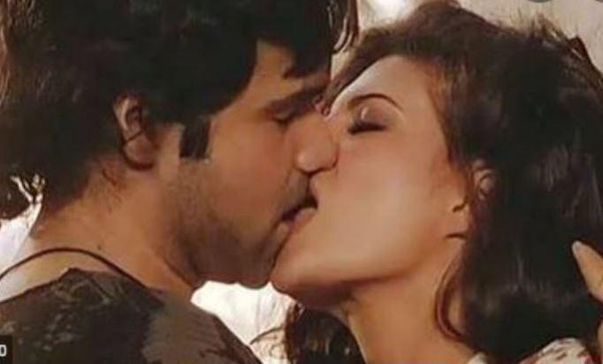 Dil Sambhal Ja Dil Sambhal Ja