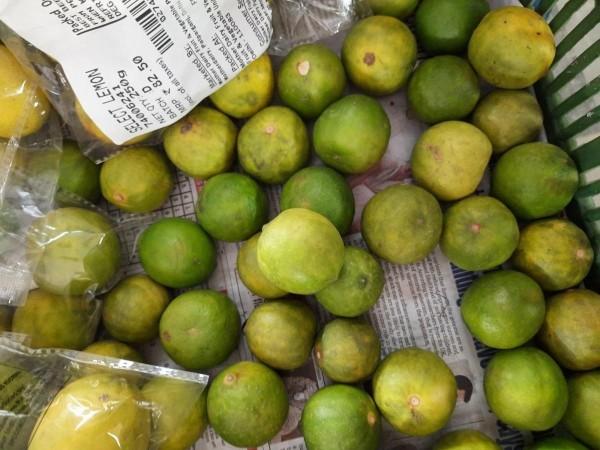 Amidst the heat of summer, there is a huge jump in the prices of lemons, sale continues in the market for Rs 250 to 350/kg Amidst the heat of summer, there is a huge jump in the prices of lemons, sale continues in the market for Rs 250 to 350/kg