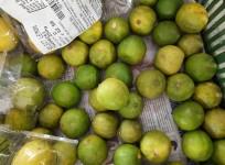 Amidst the heat of summer, there is a huge jump in the prices of lemons, sale continues in the market for Rs 250 to 350/kg