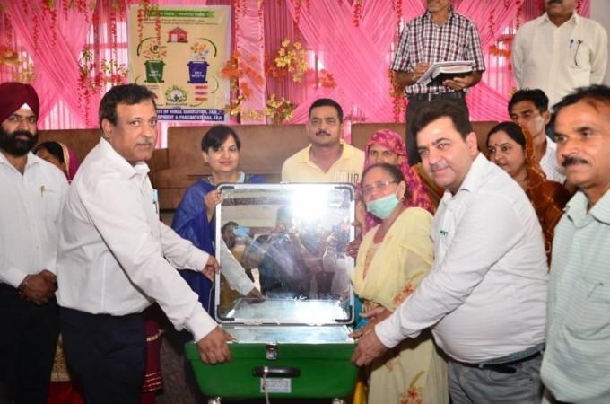 Solar cookers to villagers of Palli Panchayat