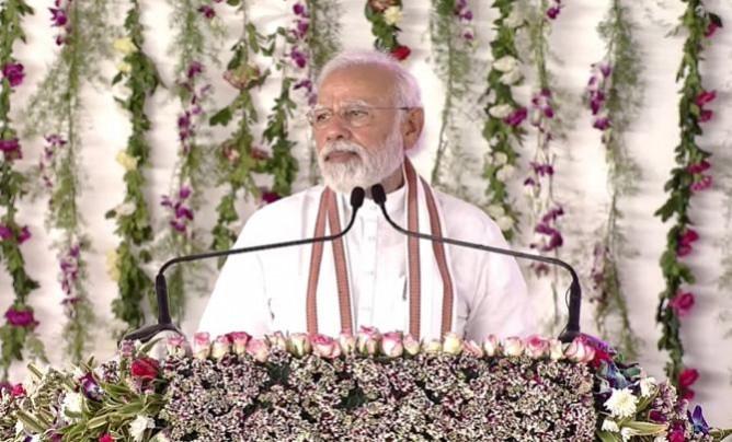 Prime Minister addressing a rally at Palli village of Jammu and Kashmir