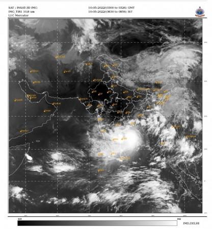 Satellite image at 8:30 am on May 10 showing the position of Severe Cyclonic Storm Asani.(Credit: IMD) Satellite image at 8:30 am on May 10 showing the position of Severe Cyclonic Storm Asani.(Credit: IMD)
