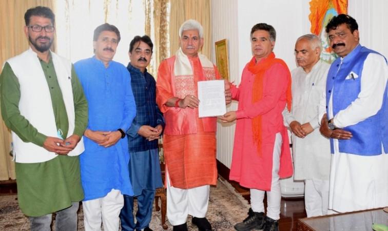 Lt Governor Manoj Sinha with BJP delegation at Srinagar LG Manoj Sinha