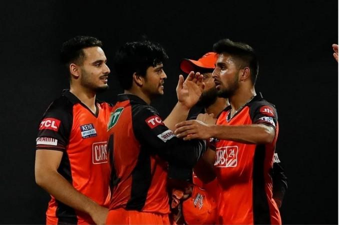 IPL 2022: Rahul Tripathi's 76, Umran Malik's 3/23 help Sunrisers beat Mumbai by 3 runs IPL 2022: Rahul Tripathi's 76, Umran Malik's 3/23 help Sunrisers beat Mumbai by 3 runs