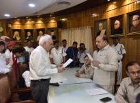 Lucknow: Kapil Sibal filed nomination for Rajya Sabha elections, with the support of Samajwadi Party, in presence of party chief Akhilesh Yadav and party MP Ram Gopal Yadav in Lucknow on Wednesday, May 25, 2022. Kapil Sibal resigns from Congress Party on