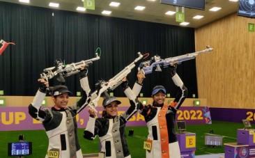 India open account at shooting World Cup in Baku with team gold in women's 10m air rifle