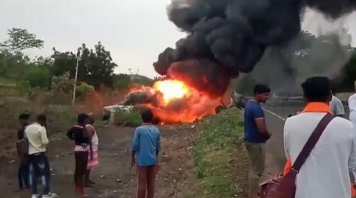 7 persons feared charred to death as Hyderabad bound sleeper bus catches fire in K'tak. 7 persons feared charred to death as Hyderabad bound sleeper bus catches fire in K'tak.