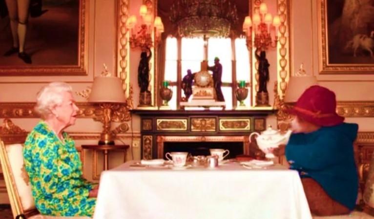 Queen having tea with Paddington Queen having tea with Paddington