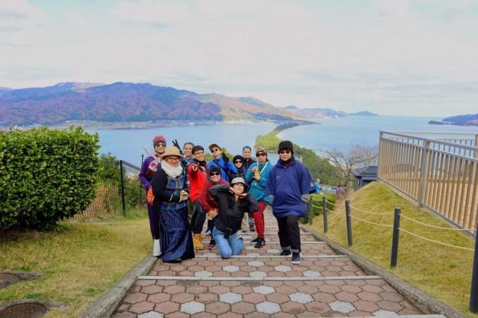 Japan reopens borders to some foreign tourists after 2 years