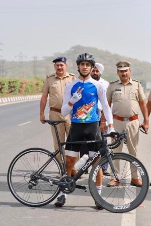 KIYG 2021: Son of a tailor, Adil Altaf wins Jammu & Kashmir's first cycling gold KIYG 2021: Son of a tailor, Adil Altaf wins Jammu & Kashmir's first cycling gold