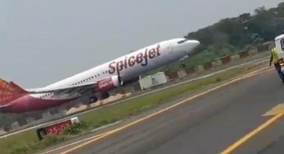 Delhi-bound flight catches fire midway, makes emergency landing in Patna Delhi-bound flight catches fire midway, makes emergency landing in Patna