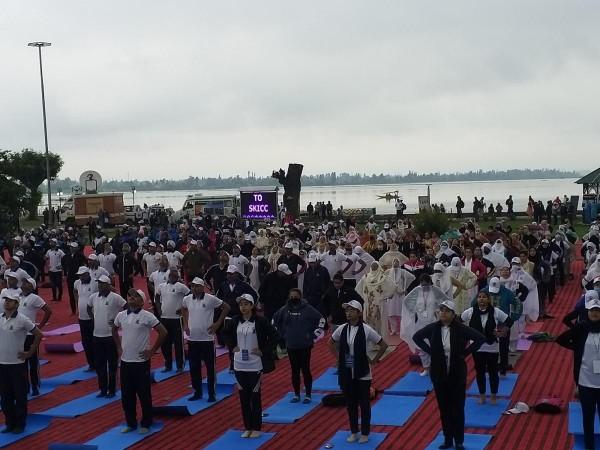IANS Yoga in J&K