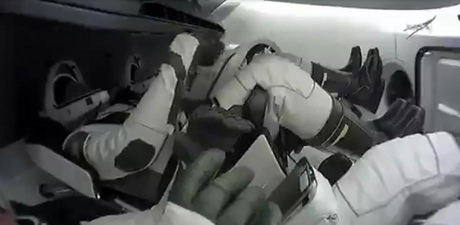 SpaceX Crew Dragon with 4 astronauts reaches space station SpaceX Crew Dragon with 4 astronauts reaches space station