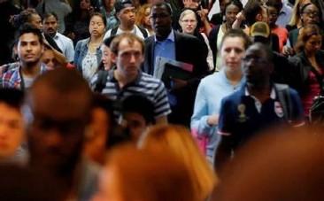 US weekly jobless claims rise to eight-month high amid economic slowdown