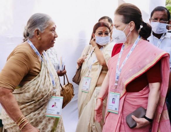 Veteran Congress leader Margaret Alva to be opposition's VP candidate [details]