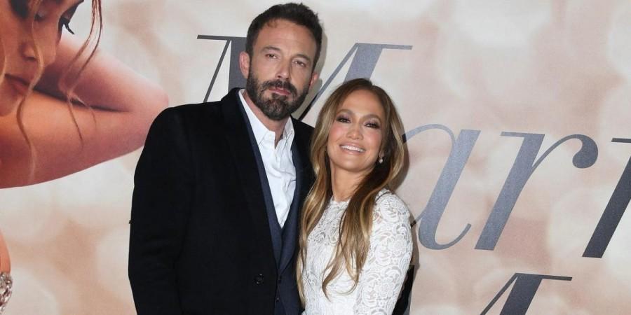Jennifer Lopez and Ben Affleck get legally wedded in Las Vegas; She also adds his surname
