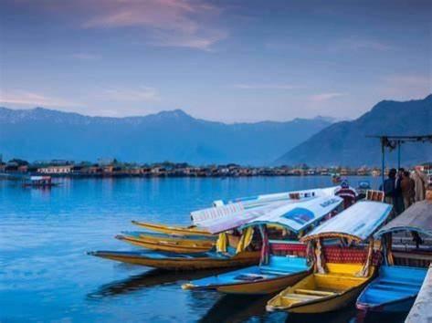 Tourists keep J&K abuzz; hotels remain full, govt encourages home-stays, Sgr Airport busiest place