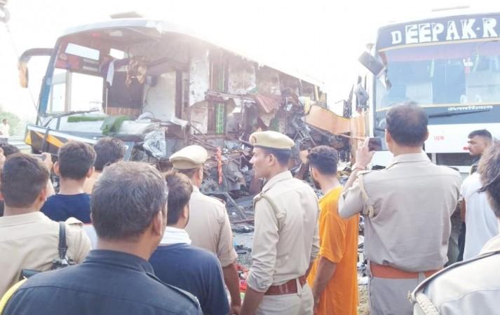 8 killed in Purvanchal e-way accident. 8 killed in Purvanchal e-way accident.