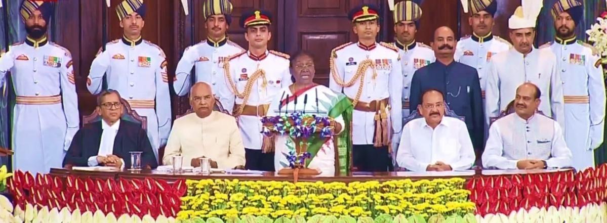 Droupadi Murmu takes oath as 15th President of India.(Photo:Twitter) Droupadi Murmu takes oath as 15th President of India