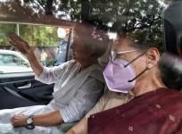 Sonia Gandhi, Priyanka Gandhi Vadra