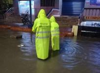 Heavy downpour in Hyderabad inundate low-lying areas