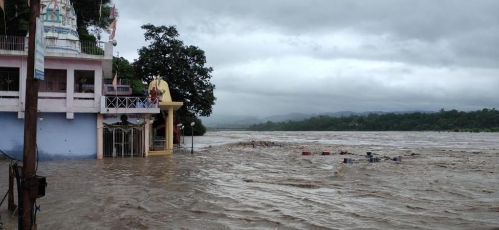 River Chenab touches danger mark in Akhnoor River Chenab