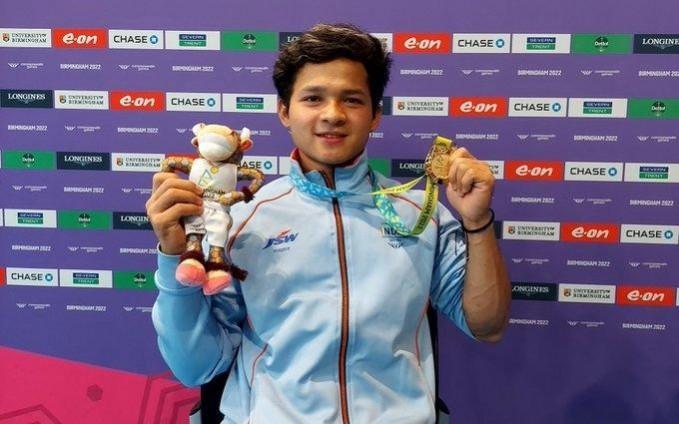 Prez, PM congratulates Jeremy Lalrinnunga for bagging gold at CWG. Prez, PM congratulates Jeremy Lalrinnunga for bagging gold at CWG.